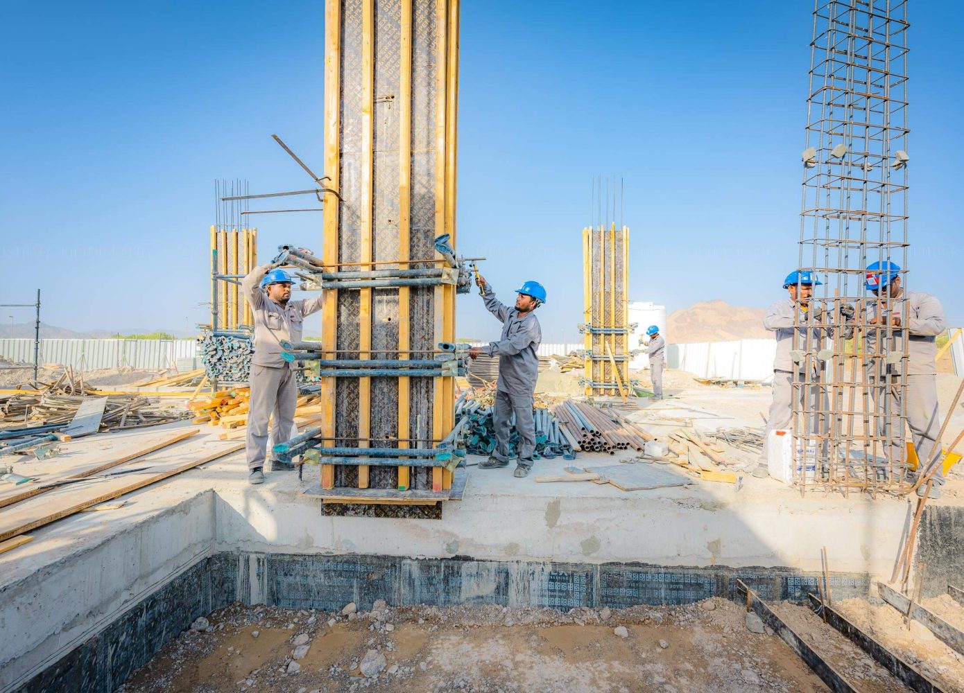 Construction Site Photography Dubai Freelancer Industrial Photographer Abu Dhabi UAE Kuwait KSA Riyadh architectural Architecture Exterior Building Worker 01