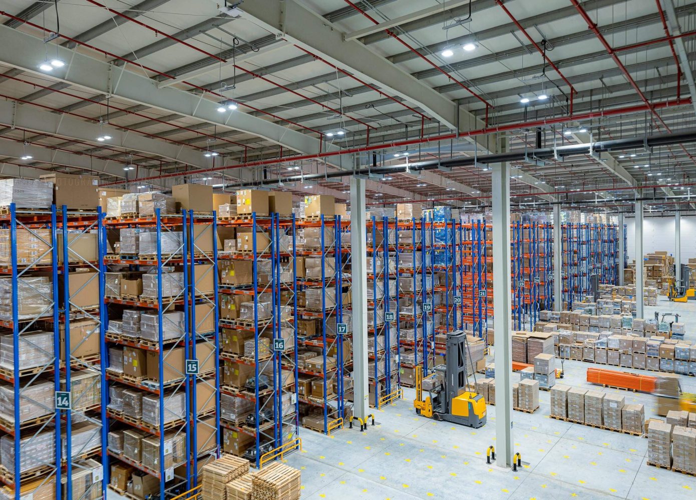DB Schenker Global Logistics Solutions Dubai Warehouse photographer storage photography distribution industrial factory Qatar Doha 01