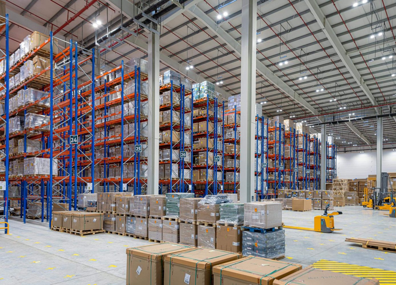 DB Schenker Global Logistics Solutions Dubai Warehouse photographer storage photography distribution industrial factory United Arab Emirates Abu Dhabi Dubai 01